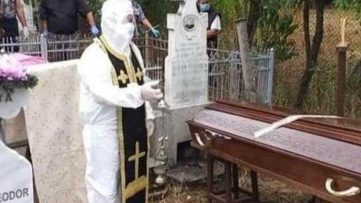 preot celebru combinezon covid a murit parintele alexandru militaru