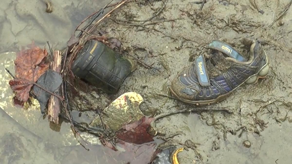 imagini dezolante in centrul clujului somesul a devenit o mare groapa de gunoi