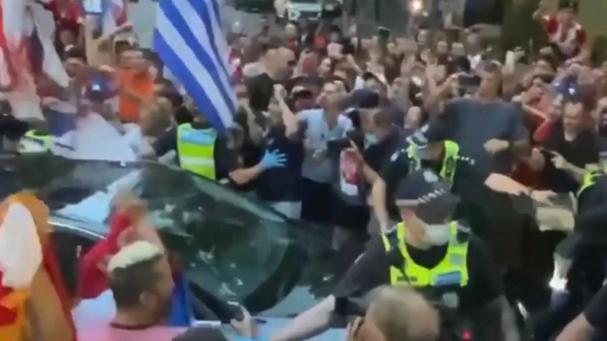 novak djokovic parasire birou avocat asaltat fani