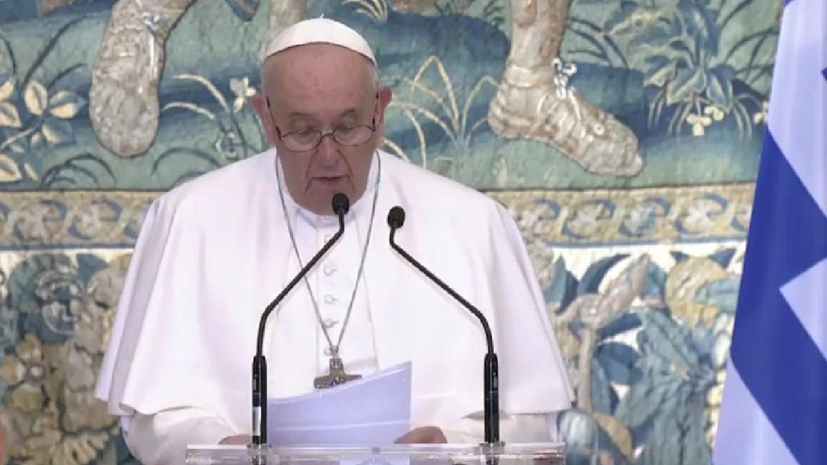 papa francisc vaccinare covid obligatie morala metode magice