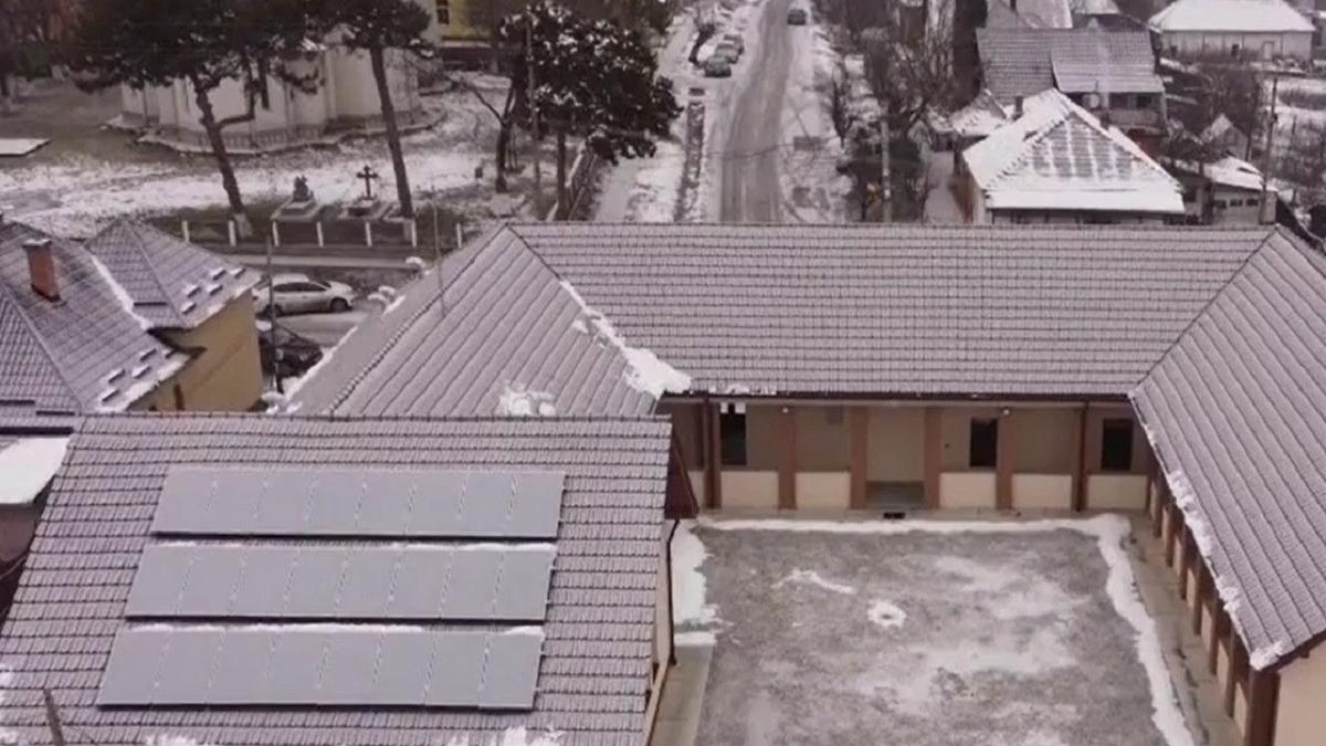 scoala panouri fotovoltaice sarmasu mures