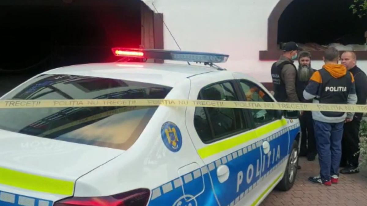 tanara dezbracata gasita moarta petrecere capitala