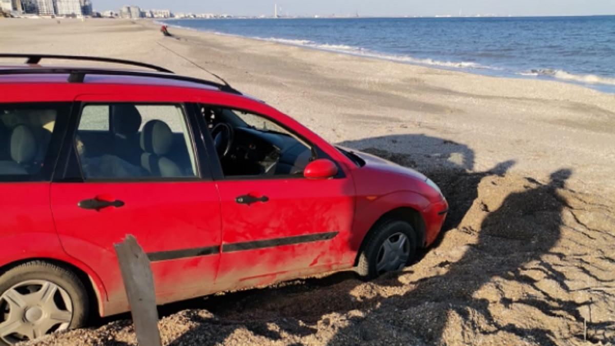 amenda masina blocata nisip plaja constanta