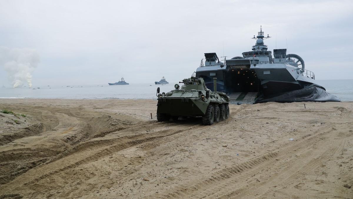 rusia mobilizeaza navele desant marea baltica armata suedeza alarmat trupele