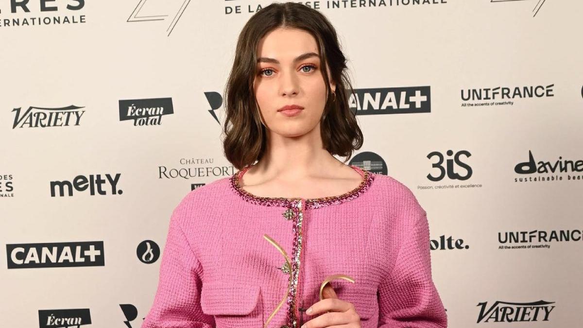 cea mai buna actrita franta romanca darmanesti bacau anamaria vartolomei