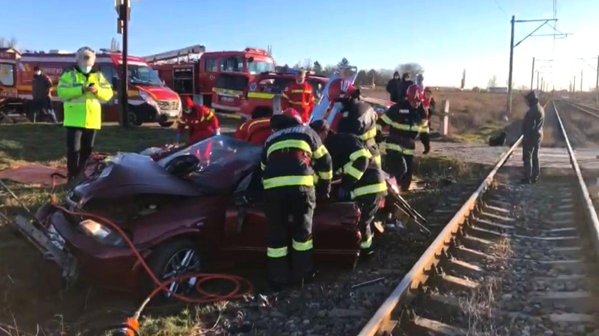 doi soti au murit pe loc accident masina tren serbestii vechi galati