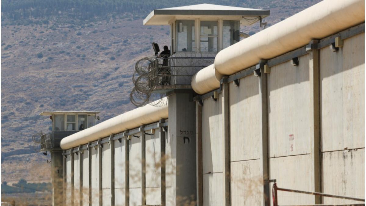 teroristi palestinieni copii inchisoare pungi chipsuri