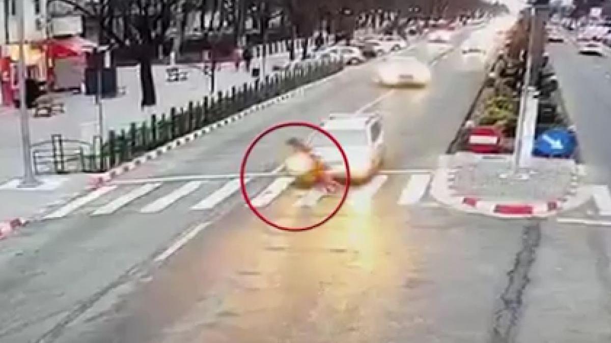 accident teribil trecere pietoni fetesti doi minori izbiti