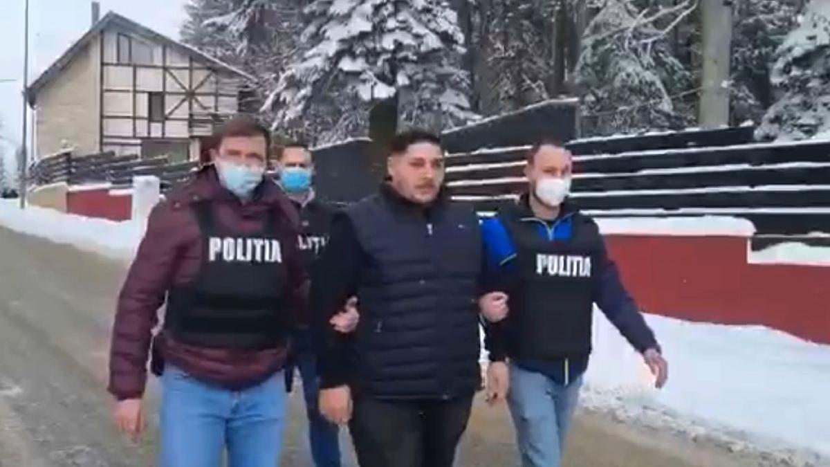 barbat umilire politisti retinut