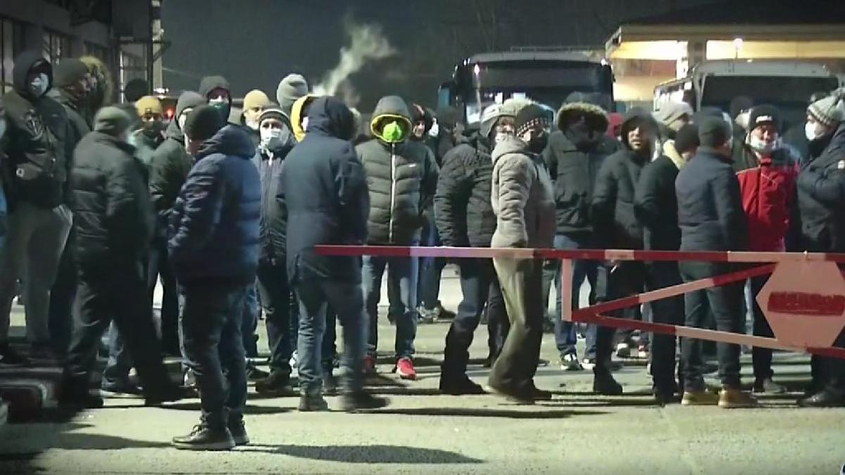 patra zi greva stb angajati protesteaza autobaza titan