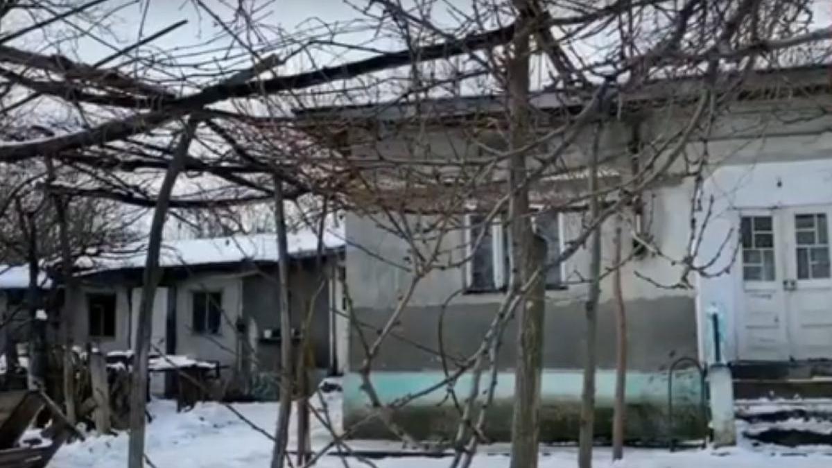 barbat decapitat mama topor judetul iasi