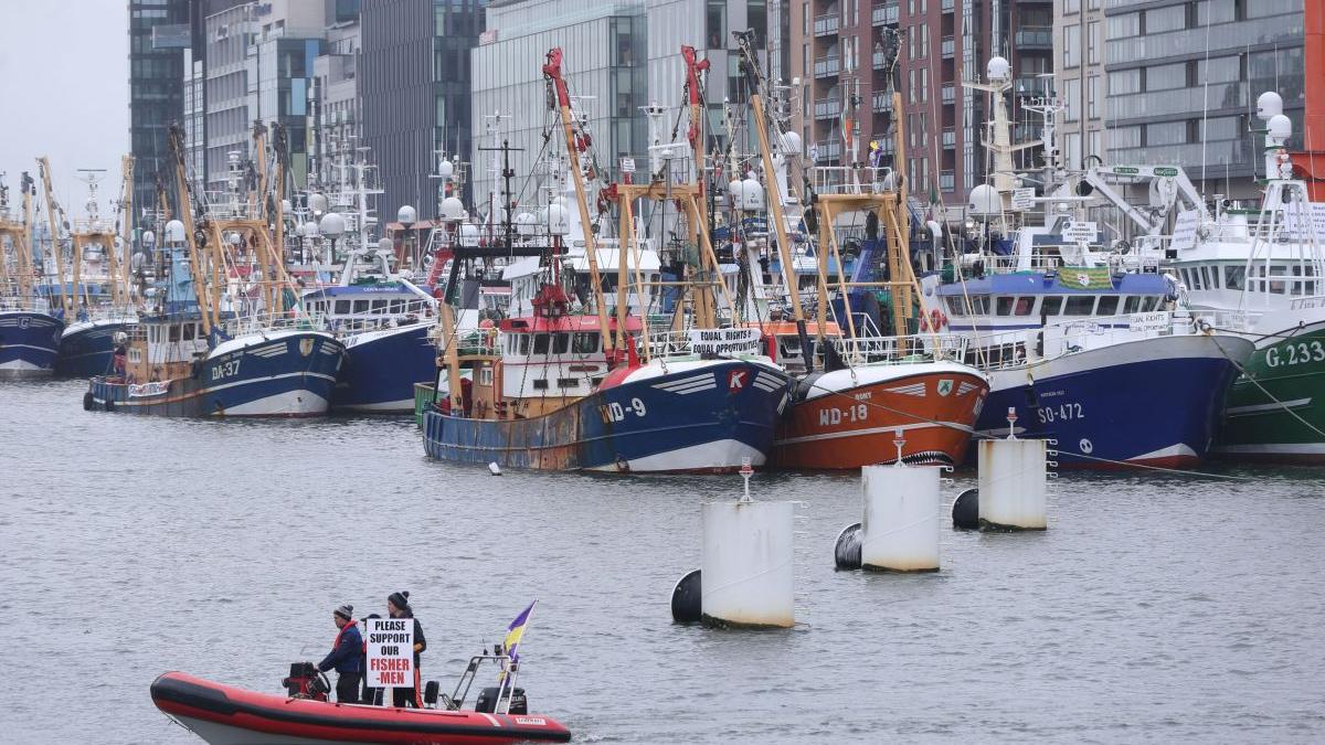 irlanda pescari exercitii militare rusia barci submarine