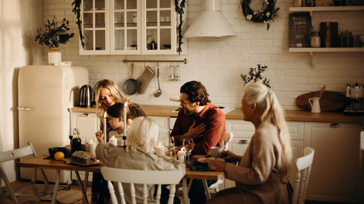 membri familie nu fac covid stau in casa persoane infectate