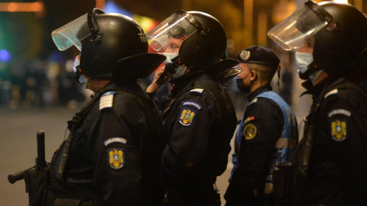 jandarmii anunta colegii politisti pot participa miting vaccinati testati trecuti prin boala