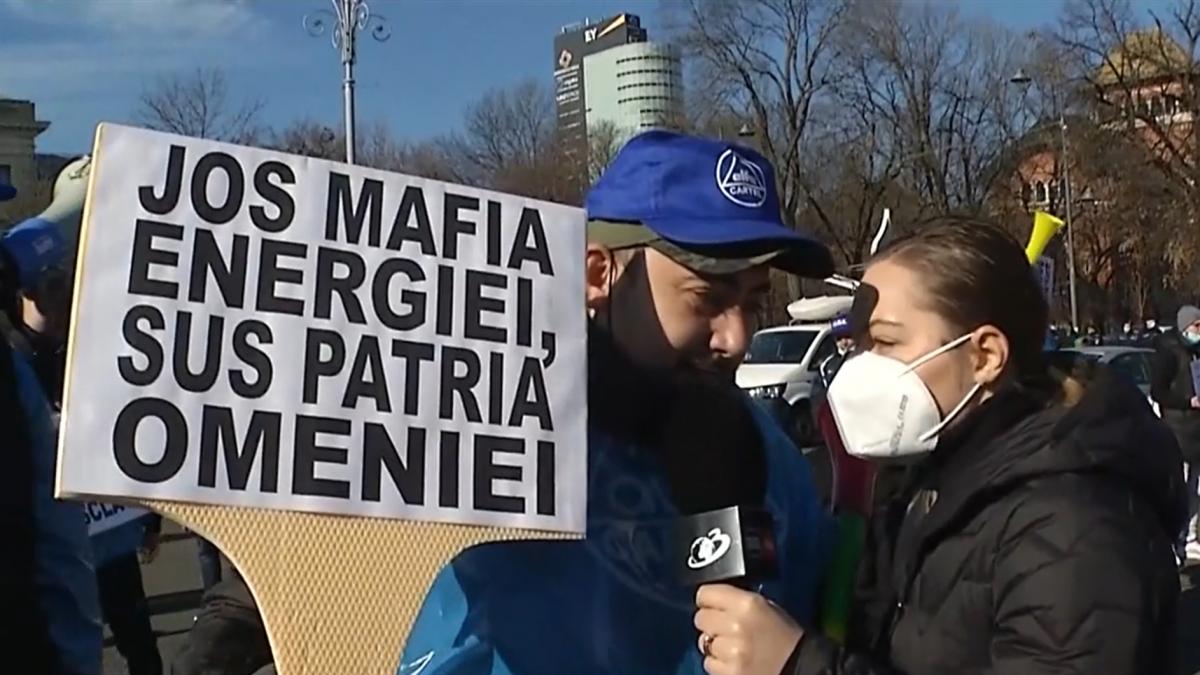 protest in fata guvernului sute de angajati alro risca sa ramana someri