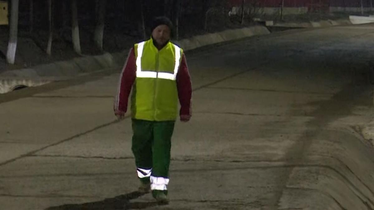 tanar iasi merge 20 kilometri pe jos munca