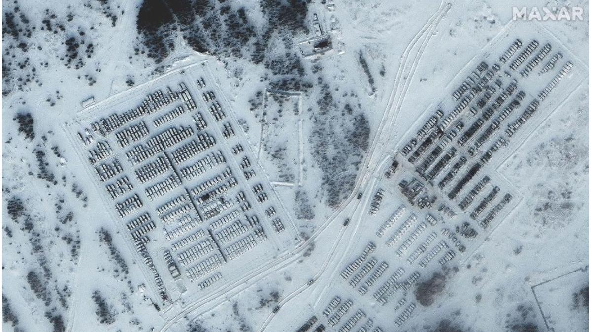 imagini satelit miscare echipamente rusia spre ucraina