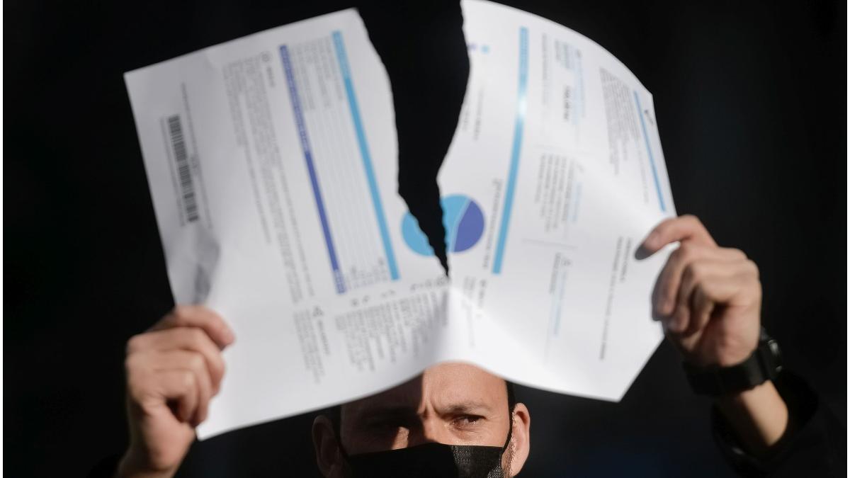 numar de whatsapp la care consumatorii pot anunta abuzurile