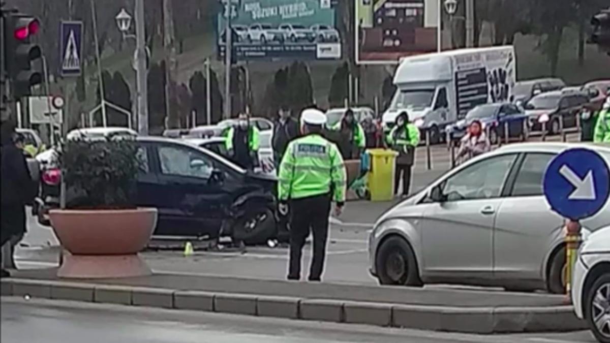 trafic blocat in zona tineretului din capitala dupa un accident grav cozi uriase de masini