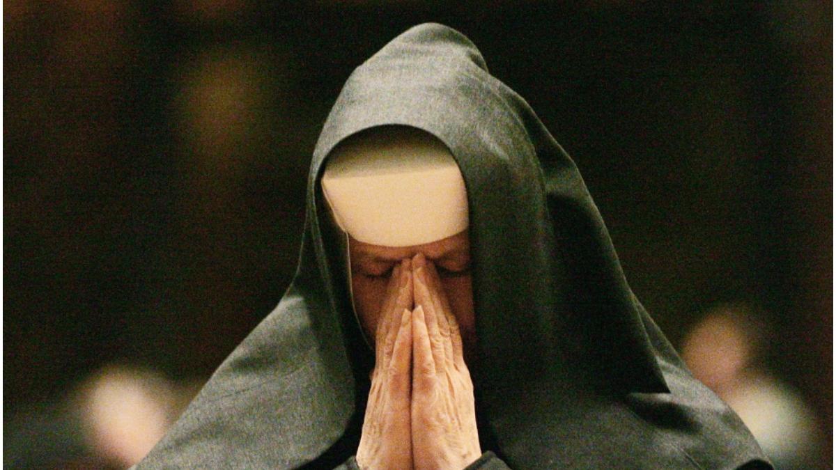 calugarita sua furat 835 000 dolari fonduri scoala catolica jocuri de noroc