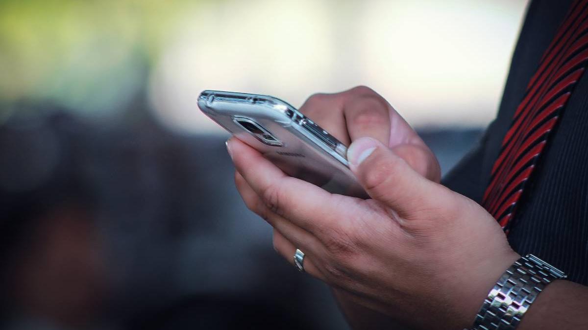 conversatii romani interceptate platforme sociale