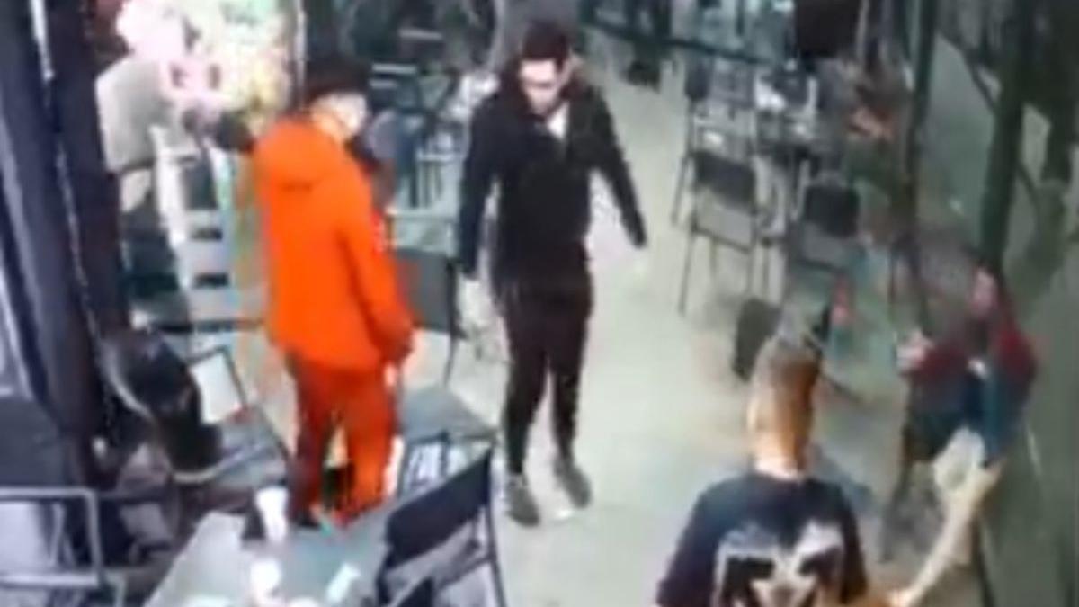 tanar filmat bataie injunghiat benzinarie sibiu