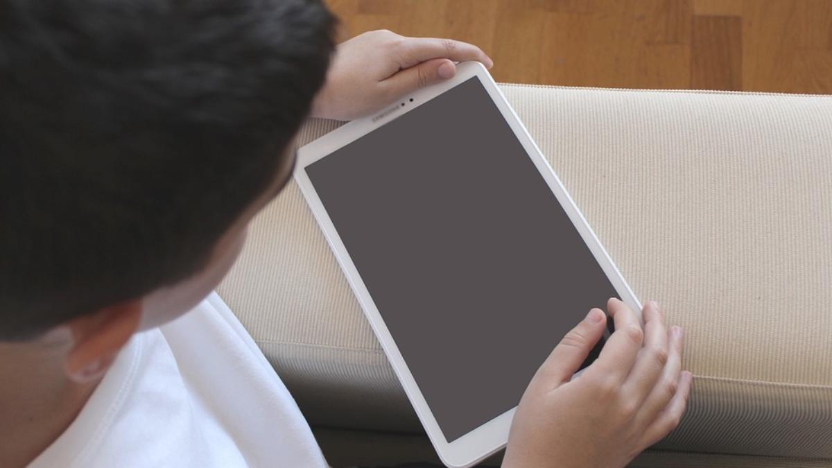 multe alarme bomba anuntate copii 112 cartele sim cursuri online