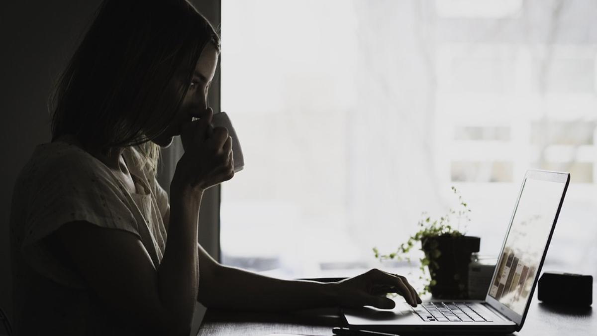 hackeri pozeaza amorezi site dating fura datele personale utilizatori