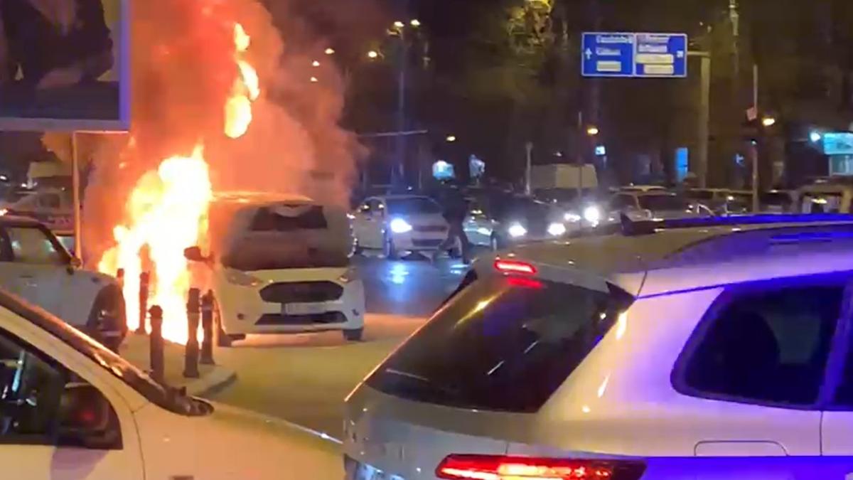 masina foc explozie intersectie lizeanu capitala trafic blocat