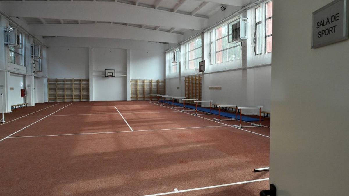 elevi intoxicati substanta necunoscuta sala sport scoala stefan barsanescu iasi