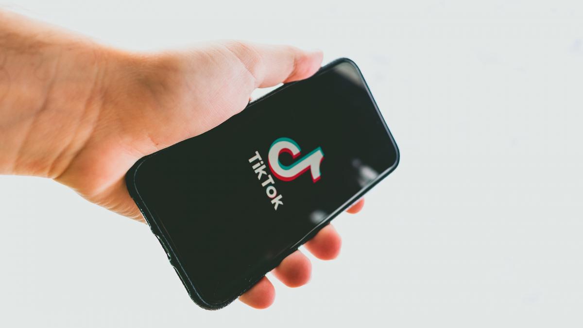 tiktok joc moneda ruseasca elevi