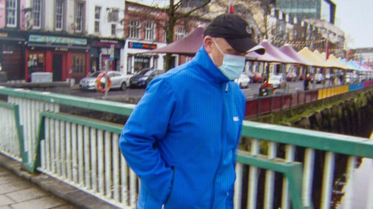 barbat incasat 30 ani pensii parinti morti prins tatal 100 de ani