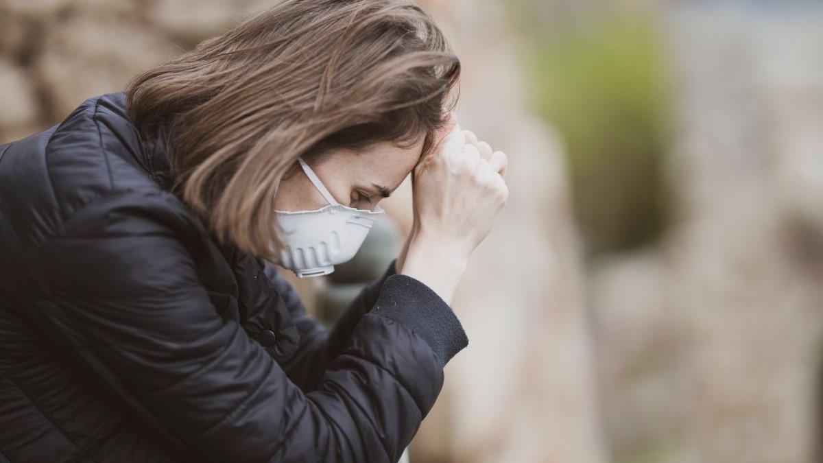 lista simptome varianta omicron fata de virus raceala banala