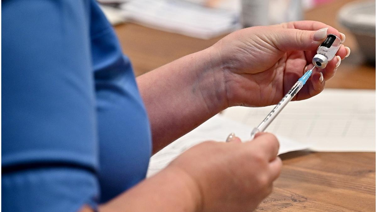 jucatori fotbal vaccin covid 19