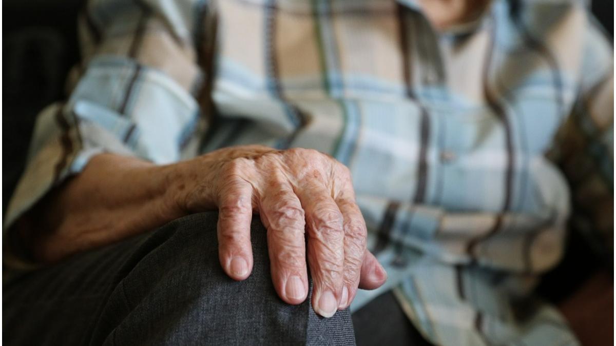 batran 70 de ani vrancea servicii amoroase telenovela