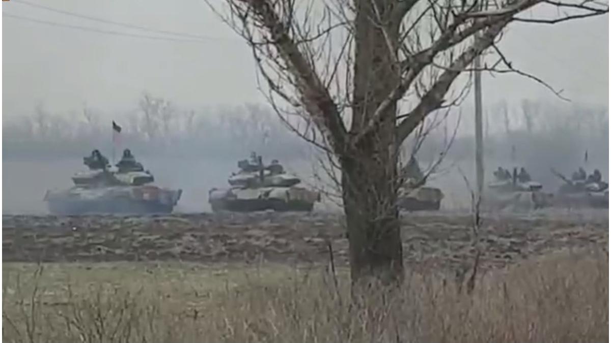 coloana tancuri oras mariupol steaguri rusia