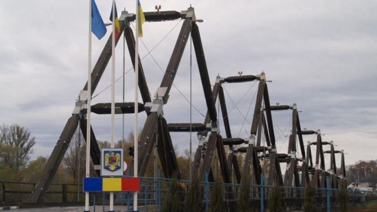 elevi romania ucraina pod tisa lant pace