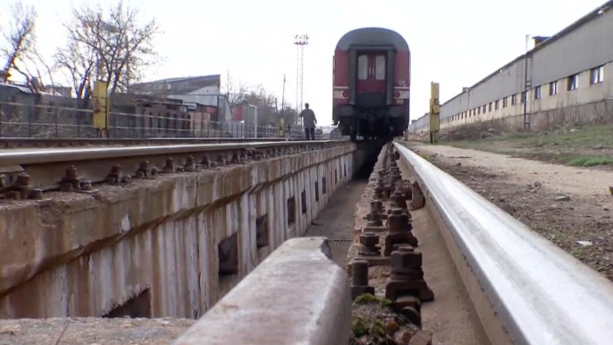 tanar 18 retinut furat prieten 15 ani bucati cale ferata merisani arges