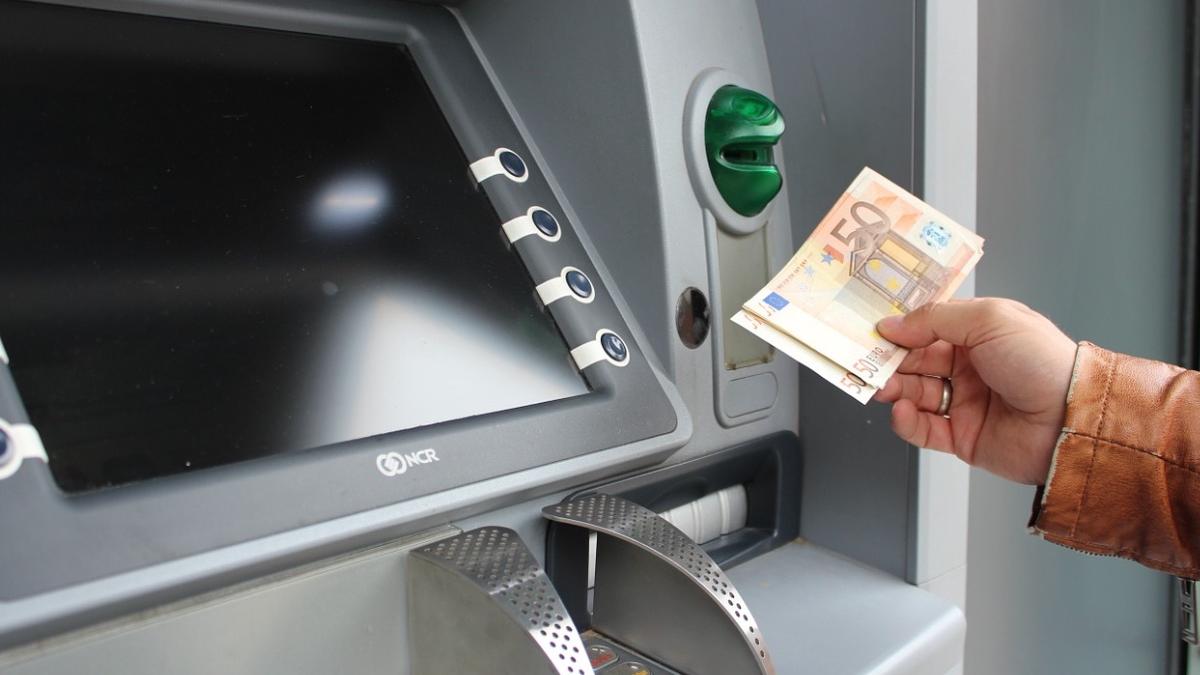 cursul euro 25 februarie 2022