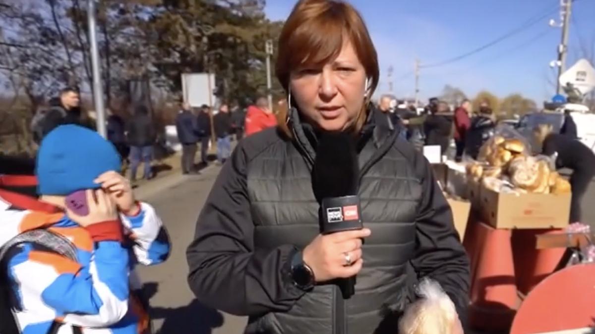 Românii îi primesc cu brațele deschise pe ucrainenii care fug de război, în Siret, Suceava: "Lumea este împărțită în două - lacrimi și speranță"
