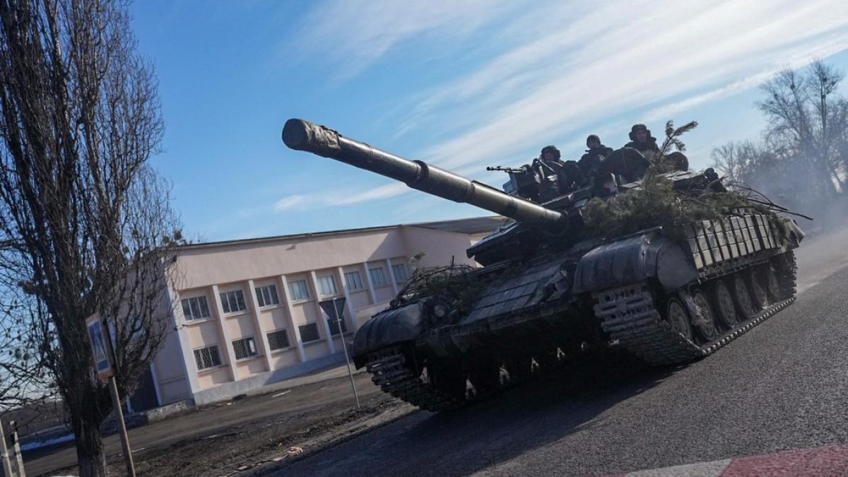 Un tanc rusesc ar fi fost furat de romi, sâmbătă noapte, în sudul Ucrainei