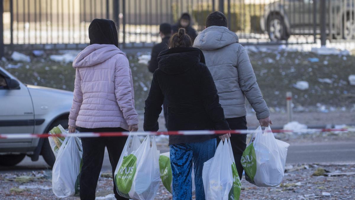 refugiati centru telefonic limba ucraineana