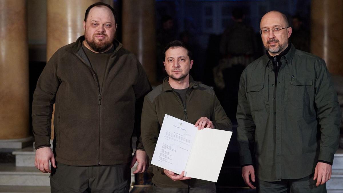 volodimir zelensky a semnat cererea de aderare la ue