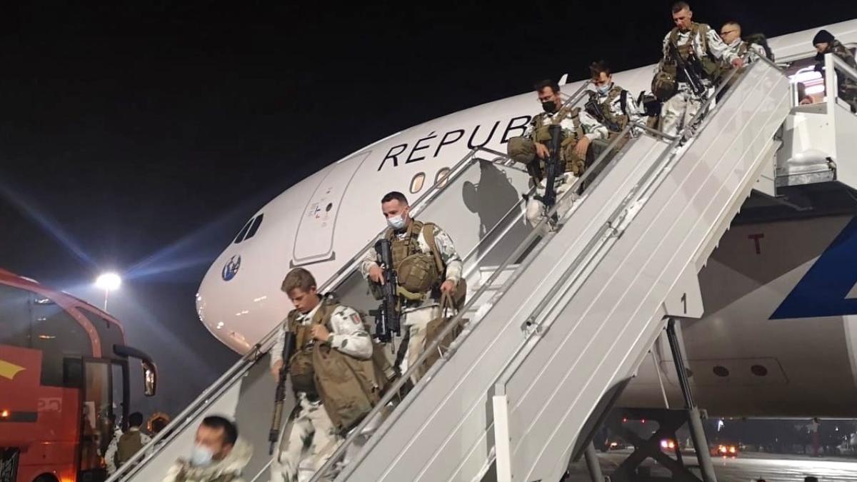 peste 200 militari francezi ajuns romania