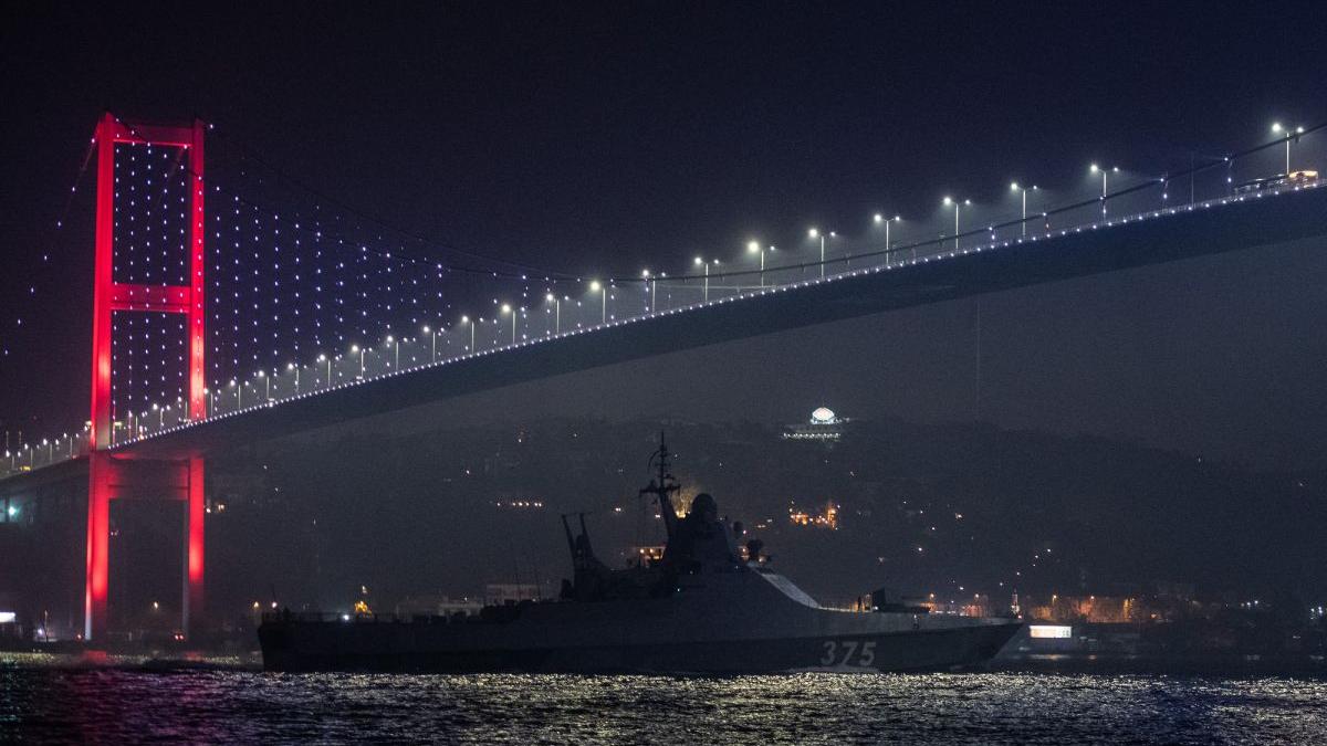 turcia inchide stramtoarea bosfor nave militare