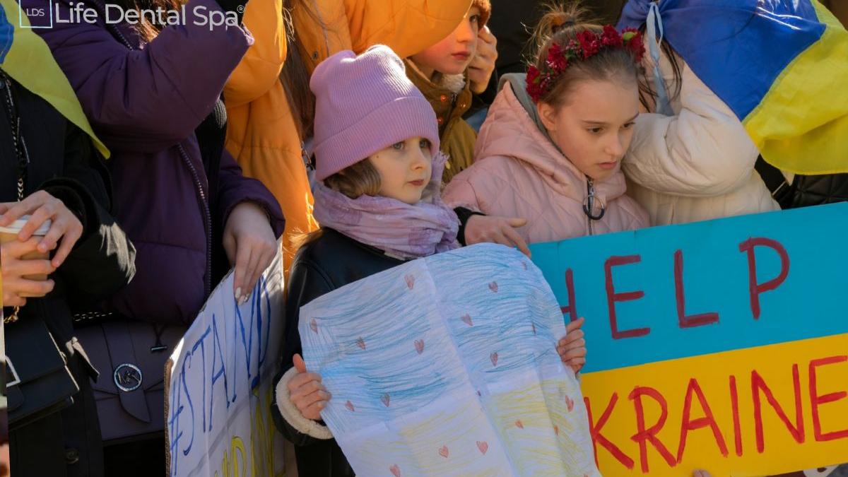 unul dintre cele mai mari lanturi de clinici dentare din romania pune la dispozitie refugiatilor