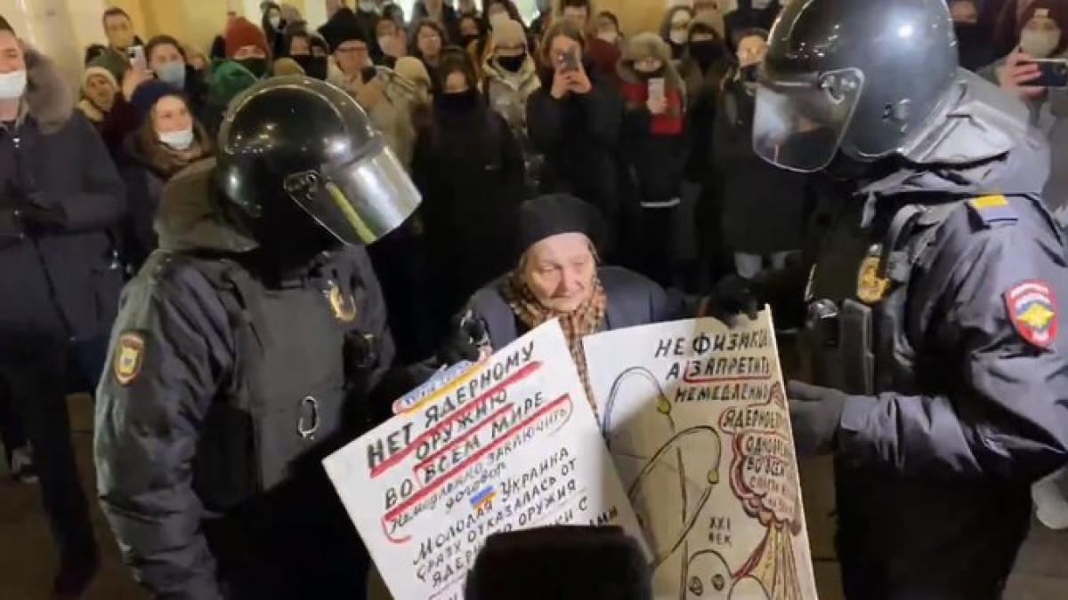 femeie 76 ani supravietuitoare al doilea razboi mondial rusia proteste