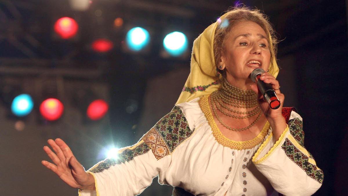 sofia vicoveanca in lacrimi din cauza razboiului artista s a nascut langa cernauti si face parte