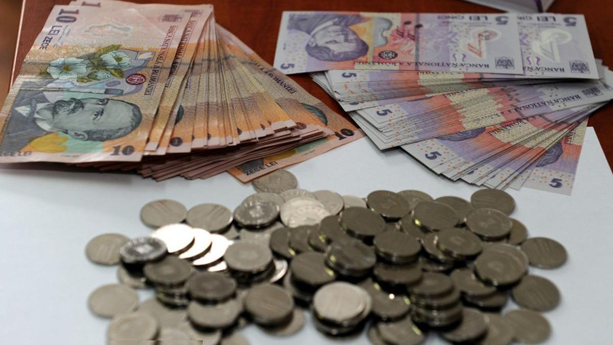 curs valutar vineri 4 martie 2022