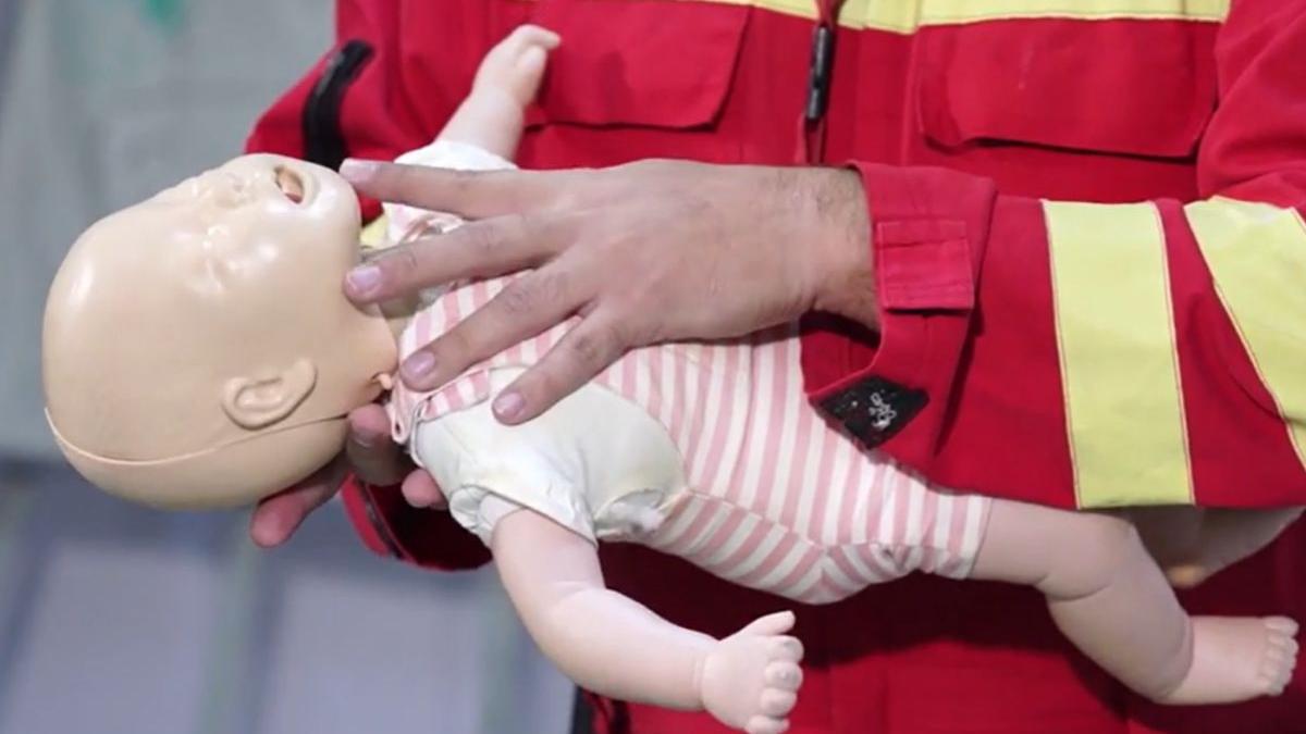 masuri prim ajutor inec mancare bebelusi